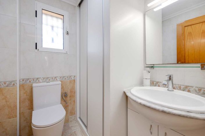 Image No.11-3 Bed Property for sale