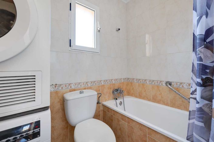 Image No.12-3 Bed Property for sale