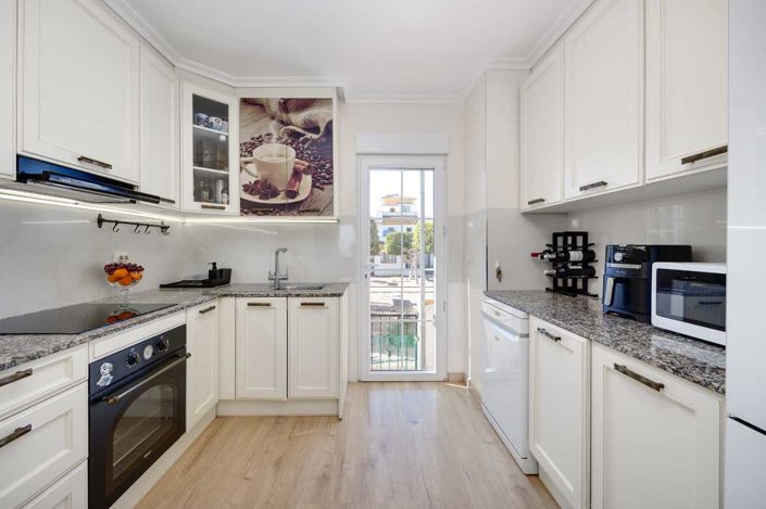 Image No.5-3 Bed Property for sale