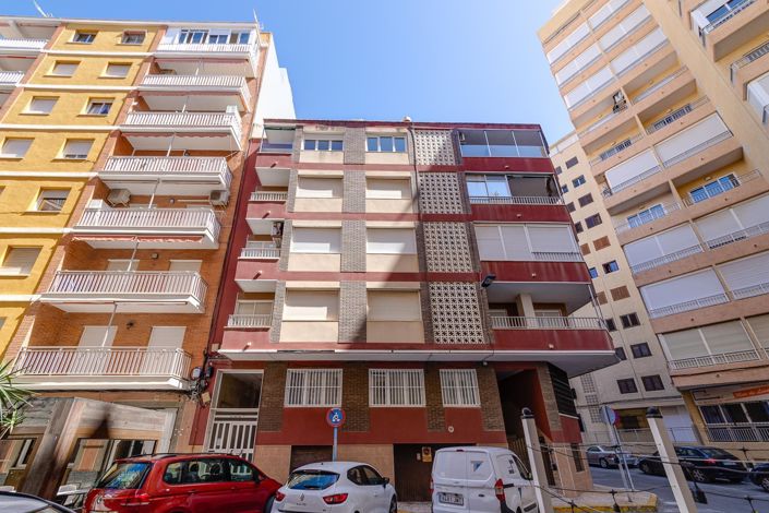 Image No.17-3 Bed Apartment for sale