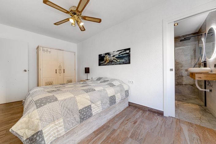 Image No.8-3 Bed Apartment for sale