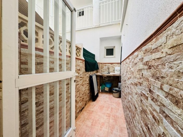 Image No.25-2 Bed Apartment for sale