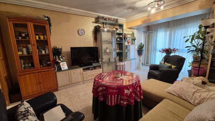 Image No.8-3 Bed Apartment for sale