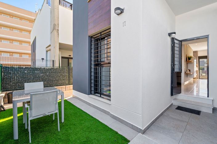 Image No.21-2 Bed Apartment for sale