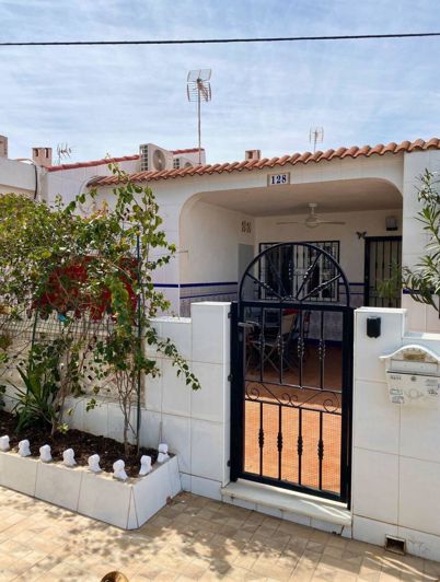 Image No.2-Propriété de 2 chambres à vendre à Torrevieja