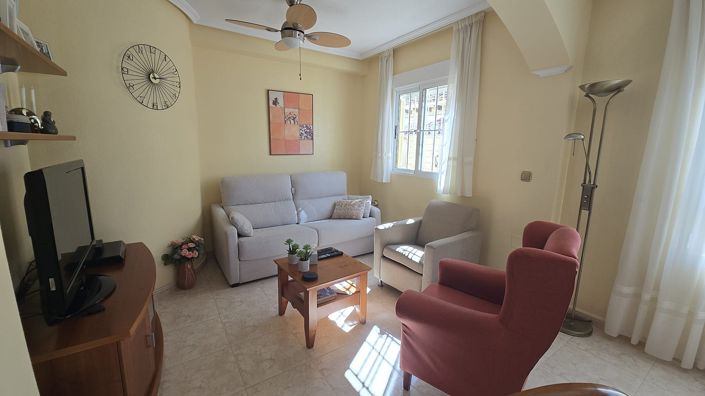 Image No.10-2 Bed Property for sale
