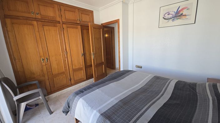 Image No.11-2 Bed Property for sale