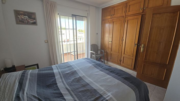 Image No.12-2 Bed Property for sale