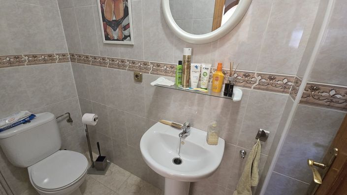 Image No.17-2 Bed Property for sale