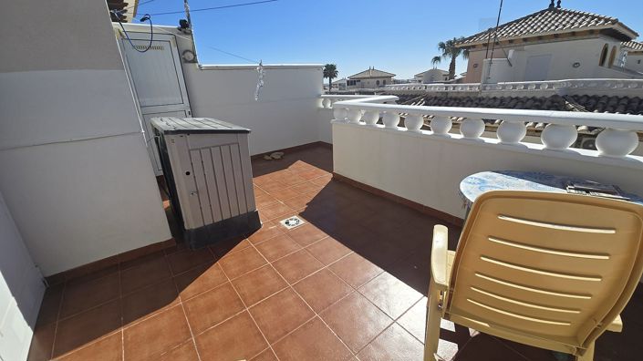 Image No.18-2 Bed Property for sale