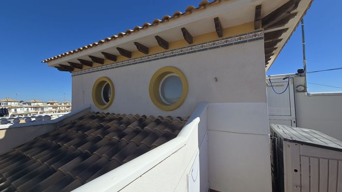 Image No.20-2 Bed Property for sale