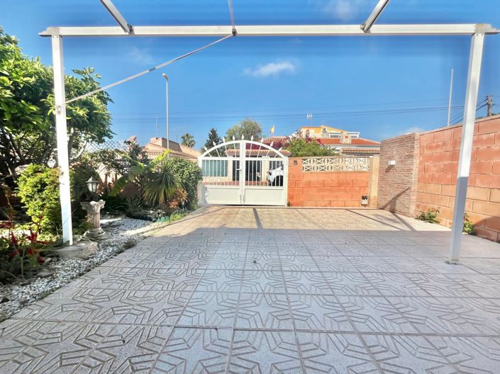 Image No.2-3 Bed Villa for sale