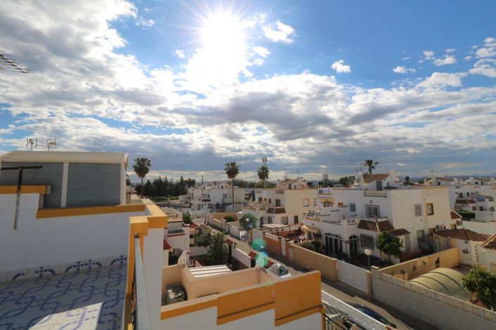 Image No.28-3 Bed Property for sale
