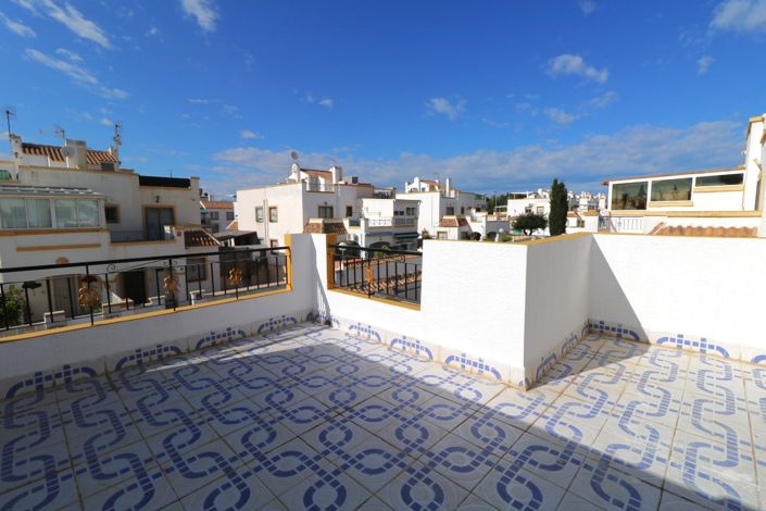 Image No.30-3 Bed Property for sale