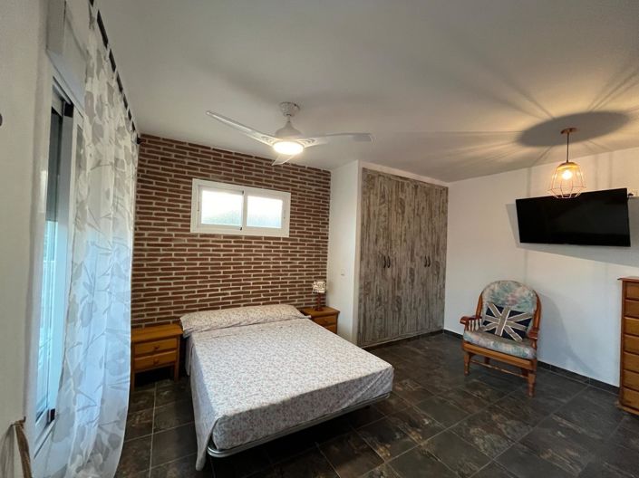 Image No.29-3 Bed Property for sale