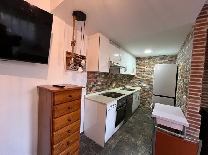 Image No.30-3 Bed Property for sale