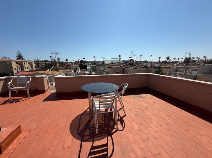 Image No.32-3 Bed Property for sale