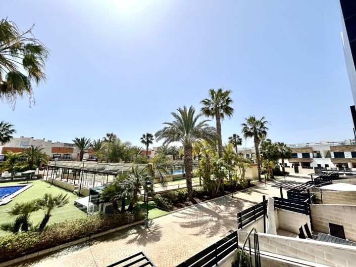 Image No.19-3 Bed Property for sale