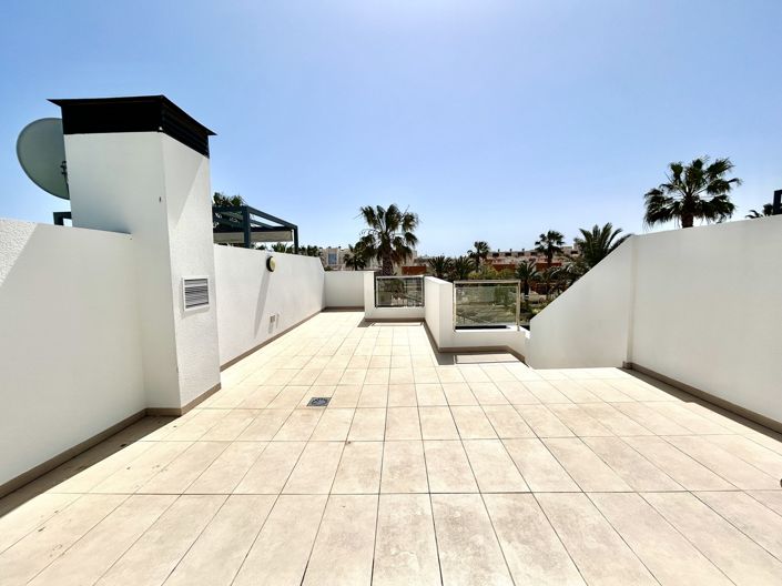 Image No.24-3 Bed Property for sale
