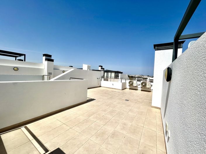 Image No.26-3 Bed Property for sale