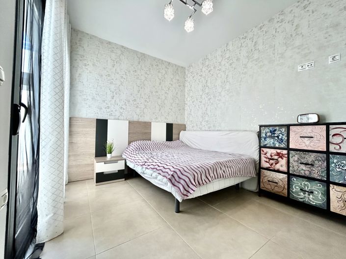 Image No.28-3 Bed Property for sale