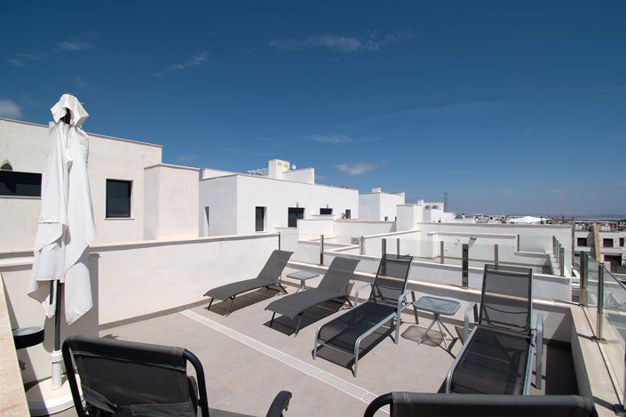 Image No.10-3 Bed Property for sale