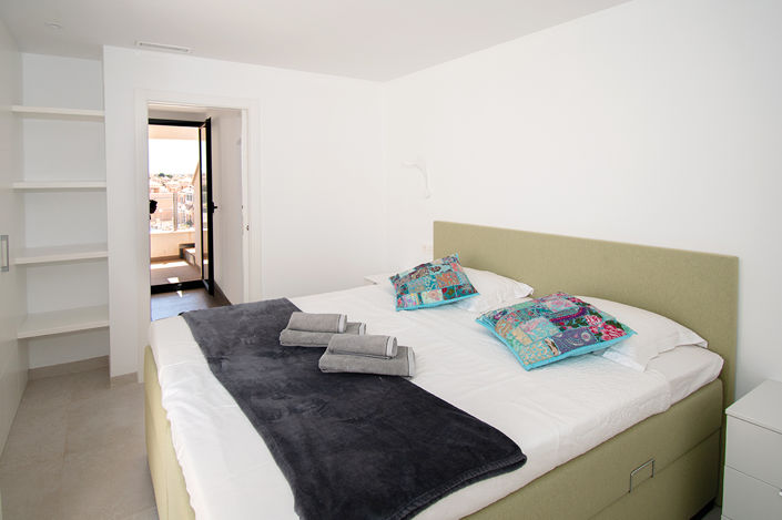 Image No.6-3 Bed Property for sale