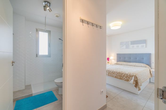Image No.21-2 Bed Apartment for sale