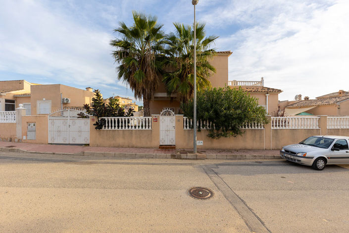 Image No.32-4 Bed Villa for sale