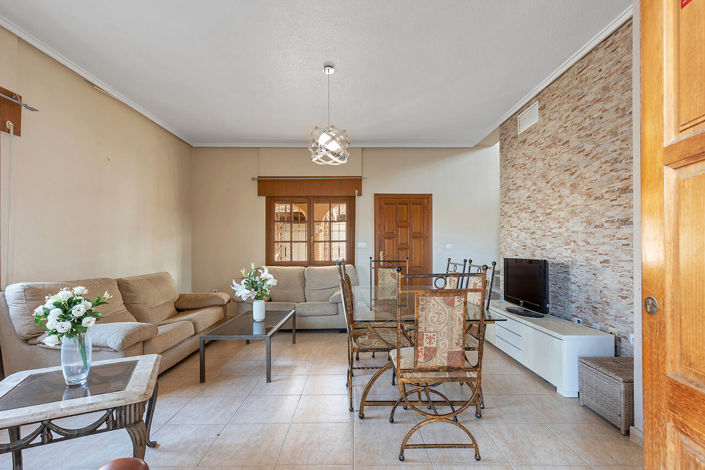 Image No.4-4 Bed Villa for sale