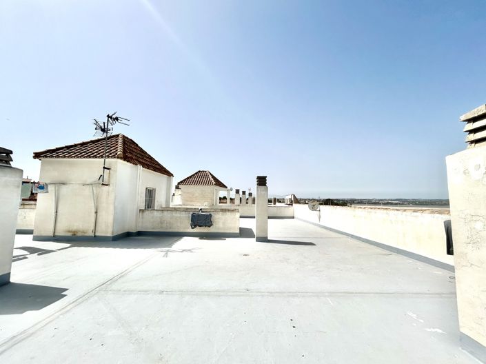Image No.19-2 Bed Apartment for sale