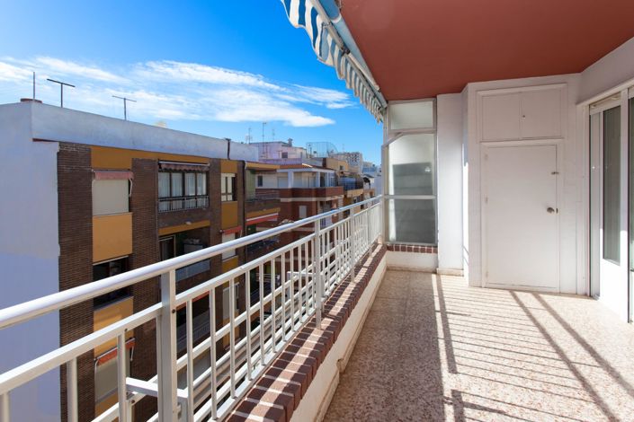 Image No.27-3 Bed Apartment for sale