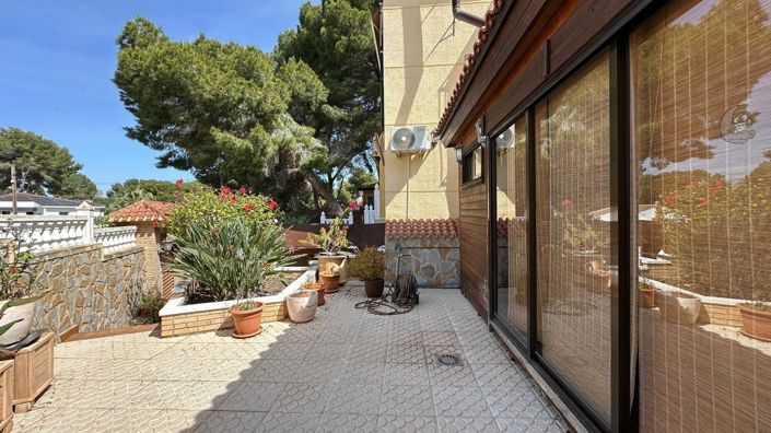 Image No.12-4 Bed Villa for sale