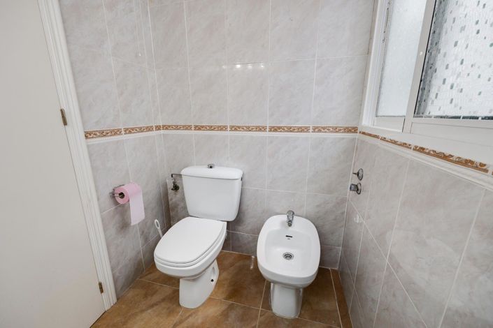 Image No.20-2 Bed Apartment for sale