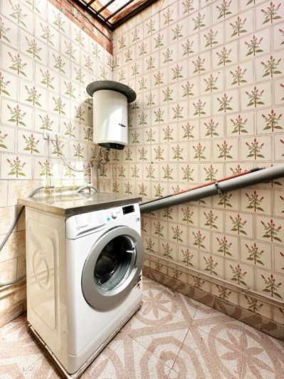 Image No.20-2 Bed Property for sale