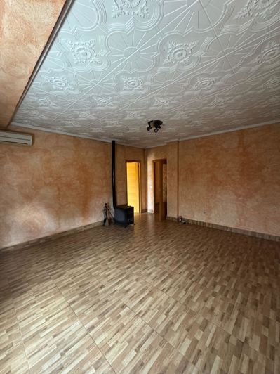 Image No.27-8 Bed Property for sale