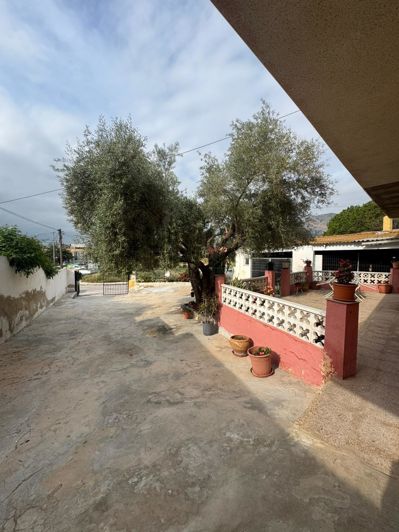 Image No.8-8 Bed Property for sale