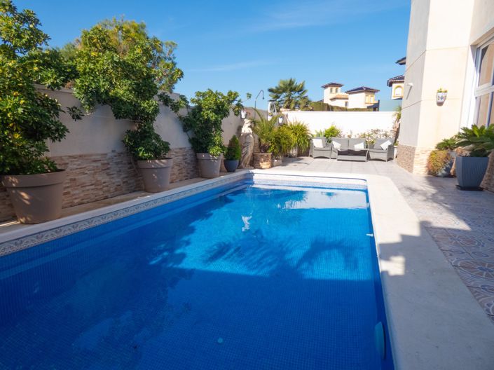 Image No.18-4 Bed Villa for sale