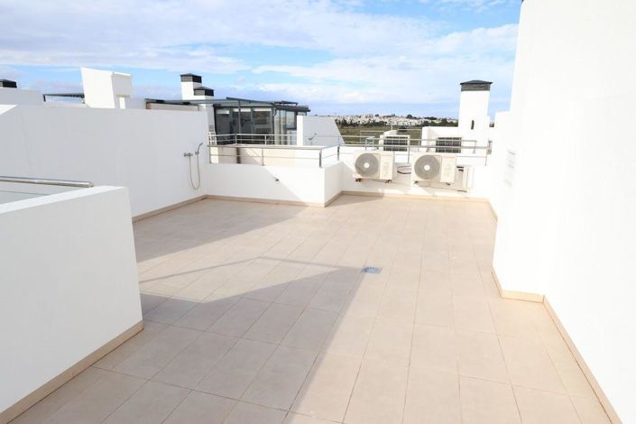 Image No.23-3 Bed Property for sale