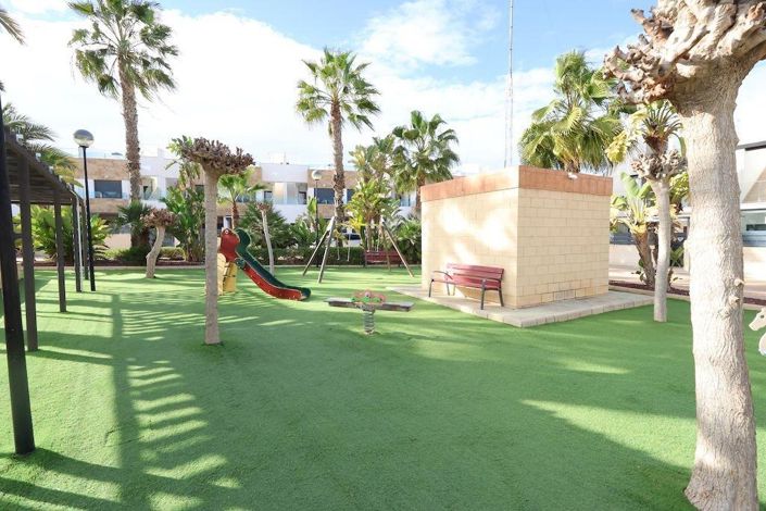 Image No.26-3 Bed Property for sale