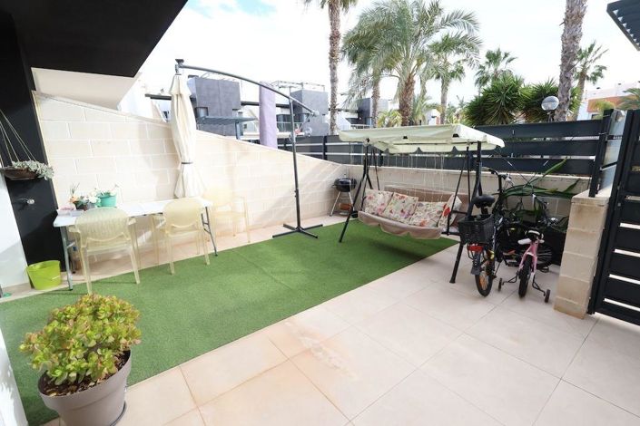 Image No.3-3 Bed Property for sale