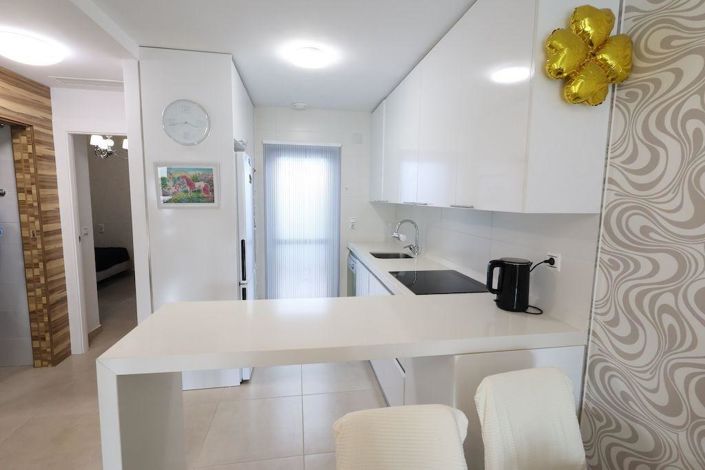 Image No.5-3 Bed Property for sale