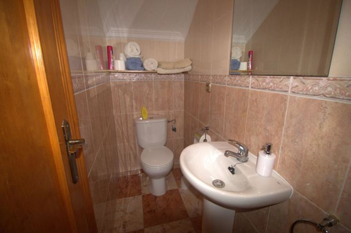 Image No.8-2 Bed Property for sale