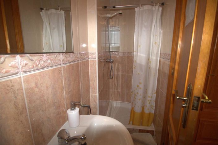Image No.9-2 Bed Property for sale