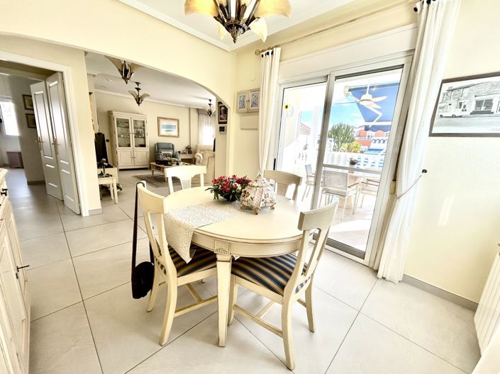 Image No.10-4 Bed Villa for sale