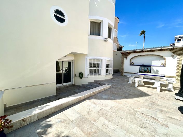 Image No.39-4 Bed Villa for sale