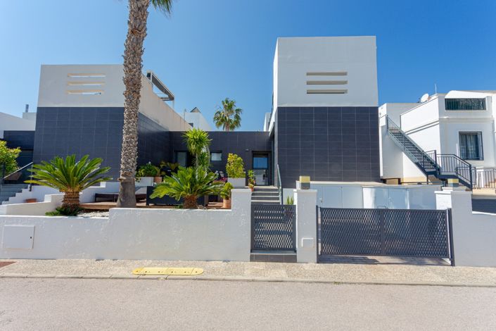 Image No.15-2 Bed Villa for sale