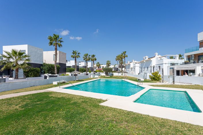 Image No.26-2 Bed Villa for sale