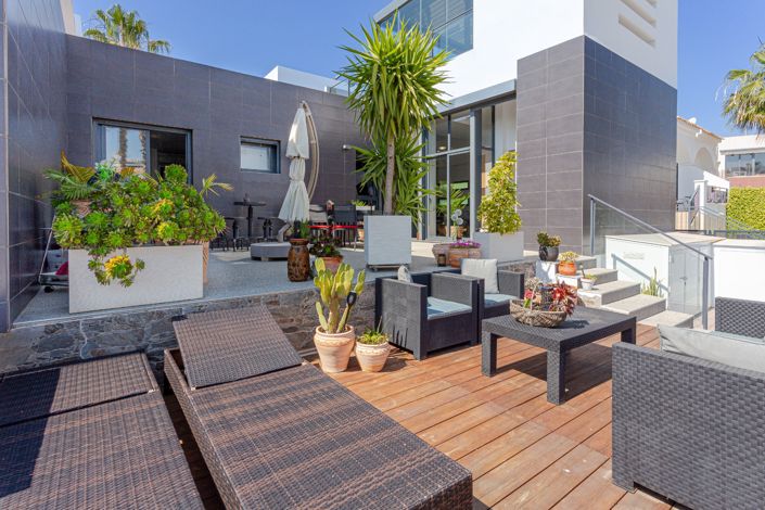 Image No.4-2 Bed Villa for sale