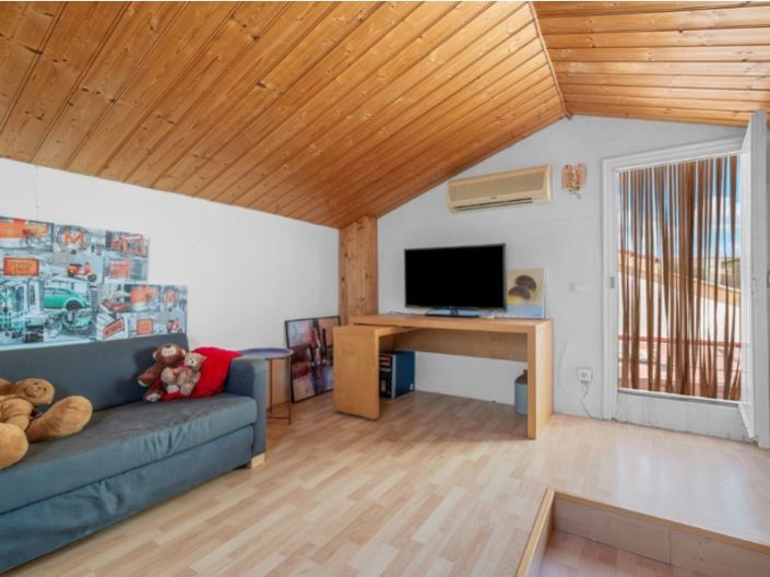 Image No.10-7 Bed Villa for sale